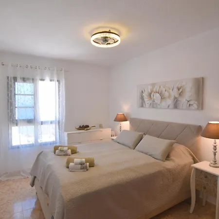 Edith - Complex Tagara, Fully Equipped, Ac And Pool *