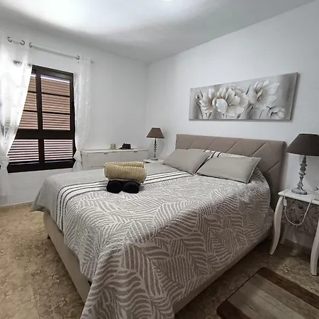 Edith - Complex Tagara, Fully Equipped, Ac And Pool Апартаменты